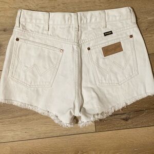 Wrangler White Denim Size 26 Shorts